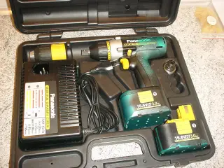 Panasonic EY6535 batteriboremaskine