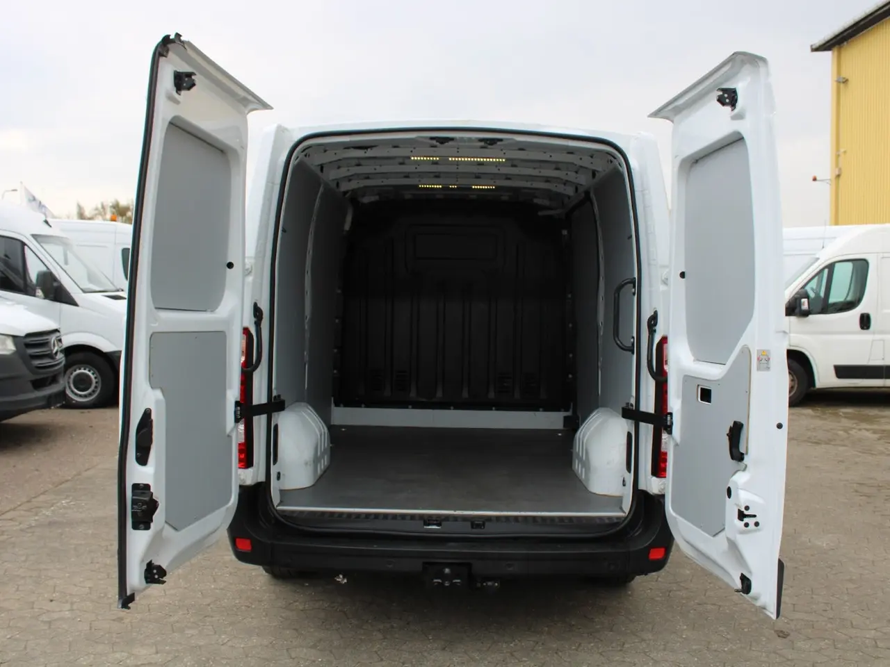 Billede 9 - Renault Master IV T28 2,3 dCi 135 L1H1 Kassevogn