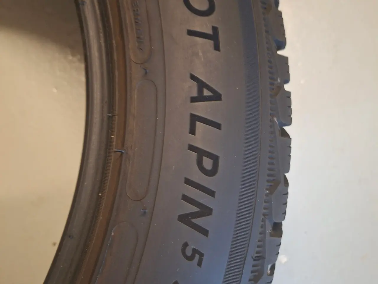 Billede 5 - Michelin vinterdæk 235/55/19 8 mm mønster