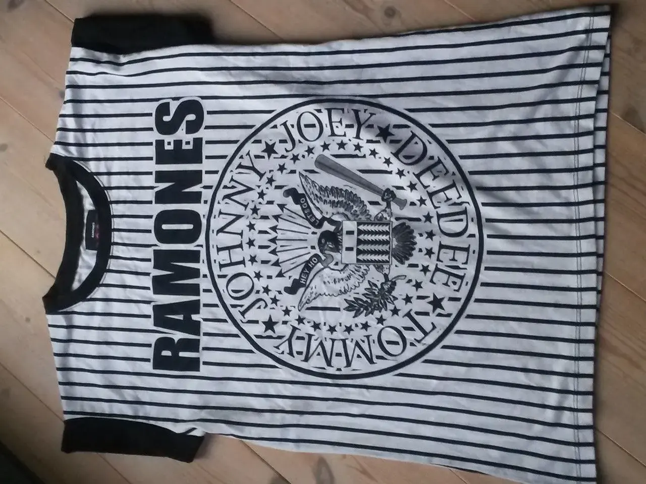 Billede 1 - Forskellige T-shirt