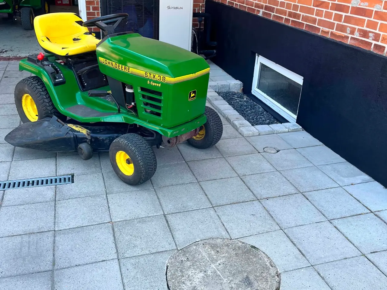 Billede 1 - 🌟 Flot & Velholdt John Deere STX 38 havetraktor –