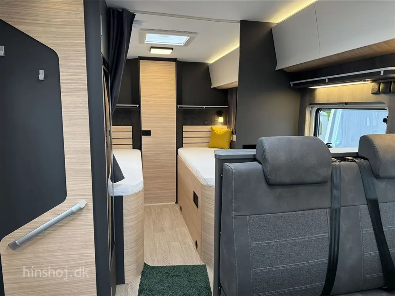 Billede 16 - 2026 - Hobby Maxia T 740 WE Aut.   Lækker Autocamper med lave enkelsenge og stort toiletrum med særskilt brusekabine fra Hinshøj Caravan.