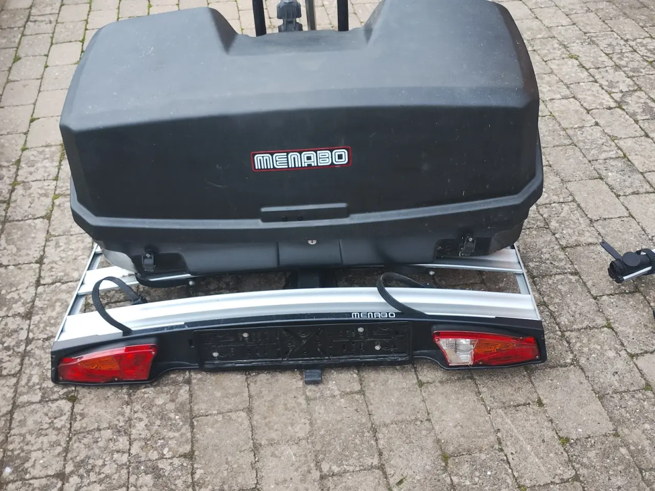 Billede 3 - Cykelholder til 4 cykler samt bagageboks.