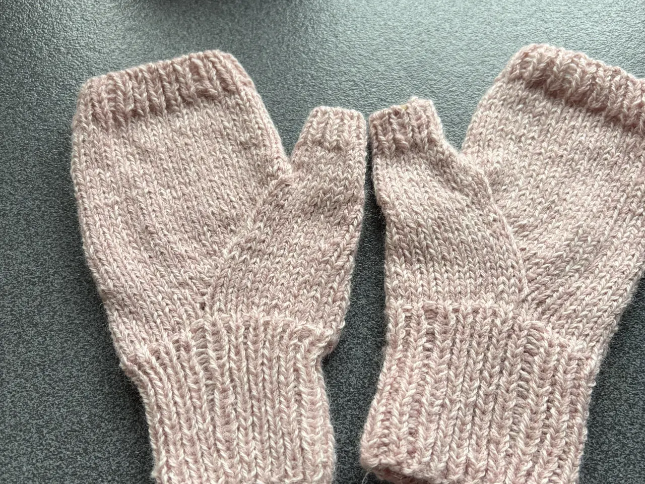 Billede 1 - Fingerløse handsker i  merino/alpaca