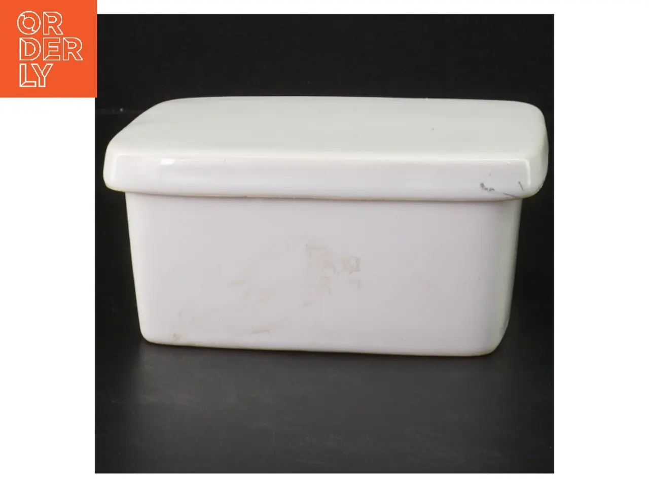 Billede 1 - Porcelæns smør beholder med låg (str. 13x9x7 cm)