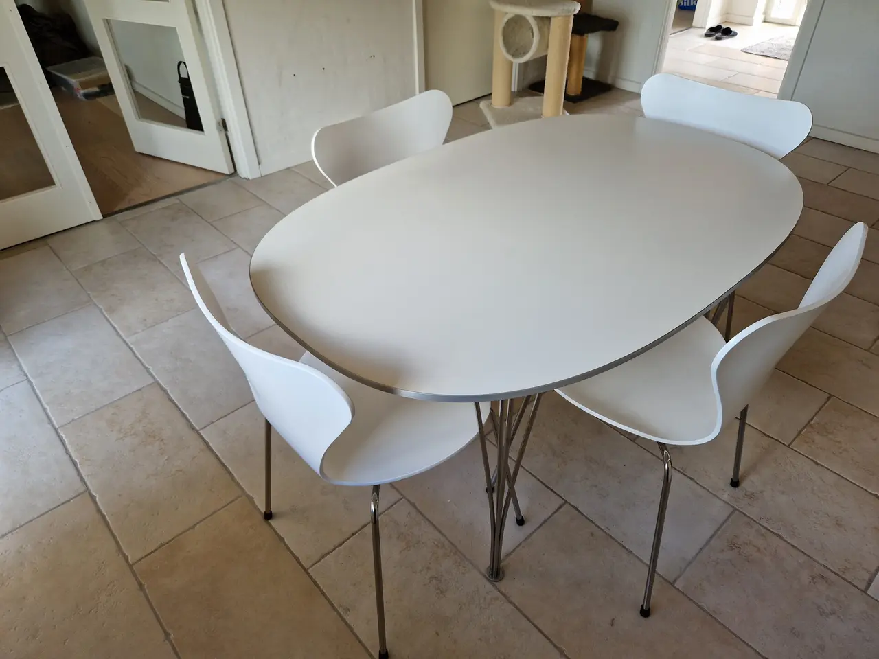 Billede 8 - Piet Hein spisebord og 4 Arne Jacobsen 7'er stole
