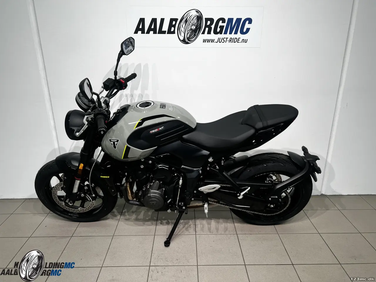 Billede 2 - Triumph Trident 660 Stone Gray