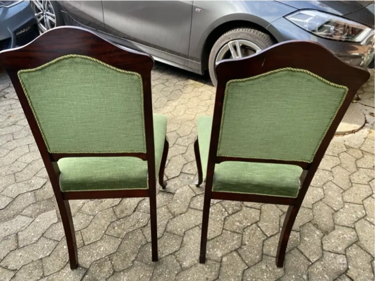 Billede 1 - Spisebord med 4 stole