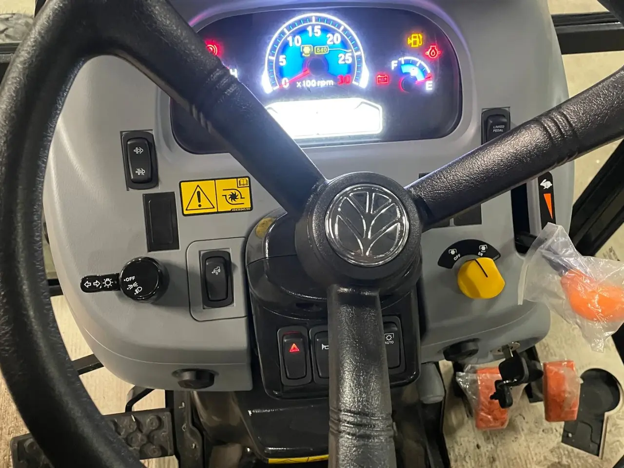 Billede 7 - New Holland BOOMER 40 HST Inkl. Nesbo frontlift