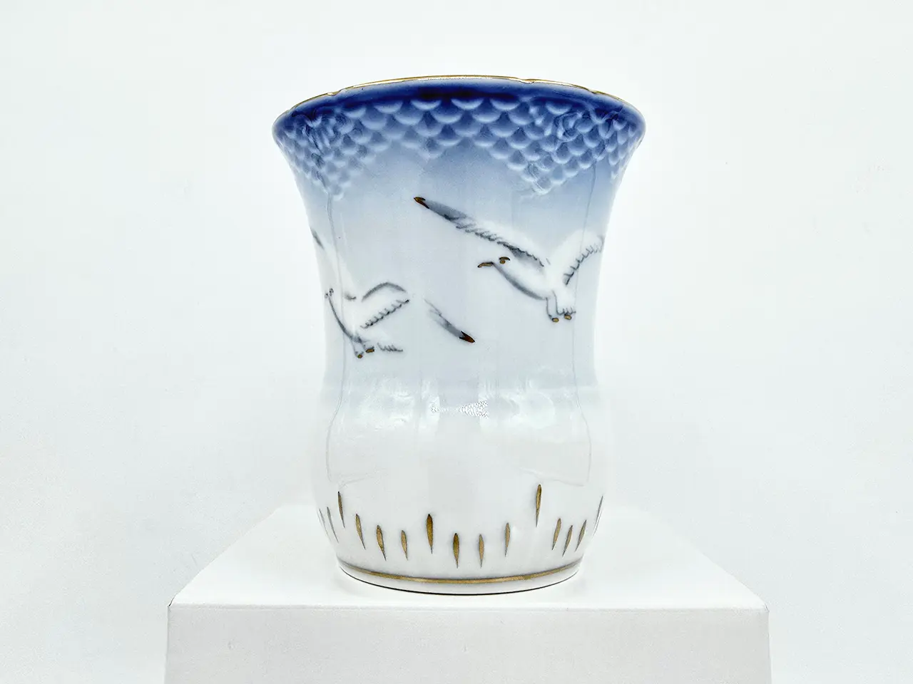 Billede 1 - Mågestel Vase nr. 191 Med Guldkant 1 sortering