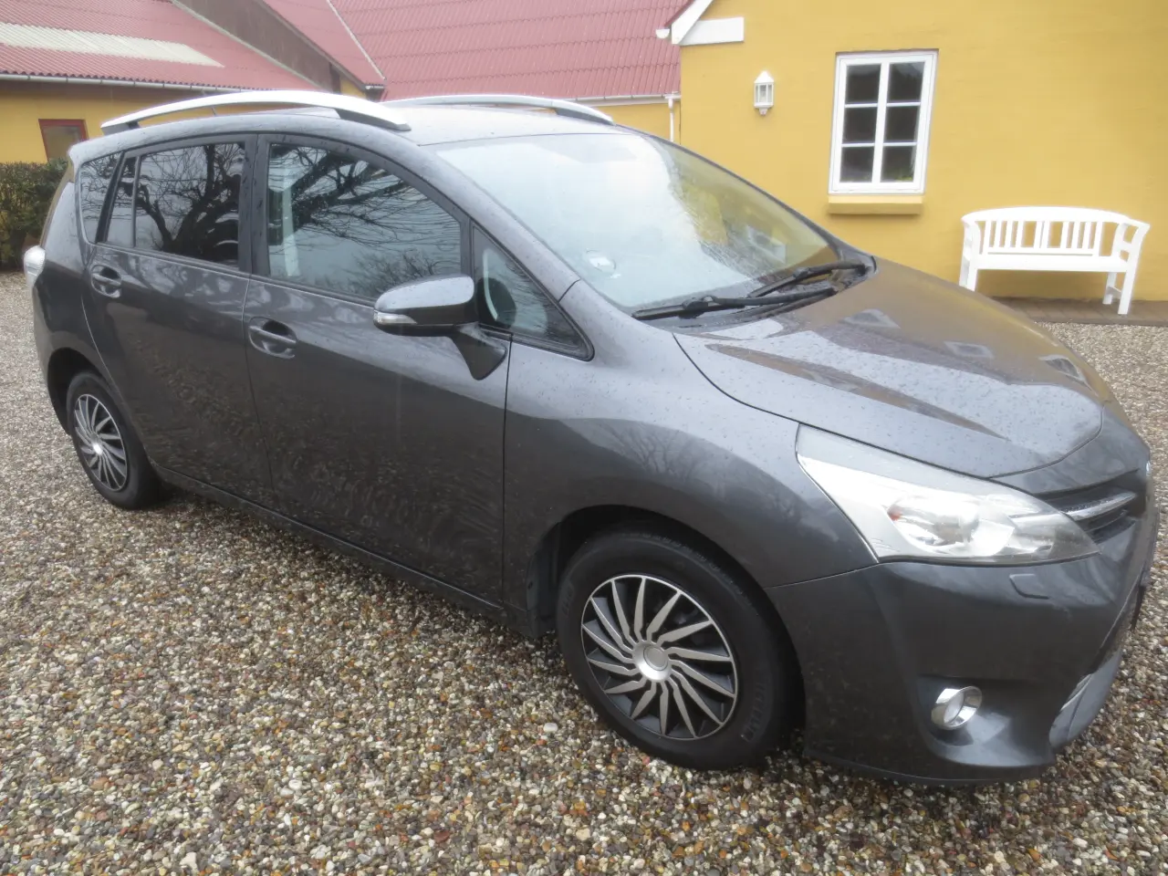 Billede 4 - Pæn Toyota Verso 1.6 D 7 Pers År 14. Nysynet