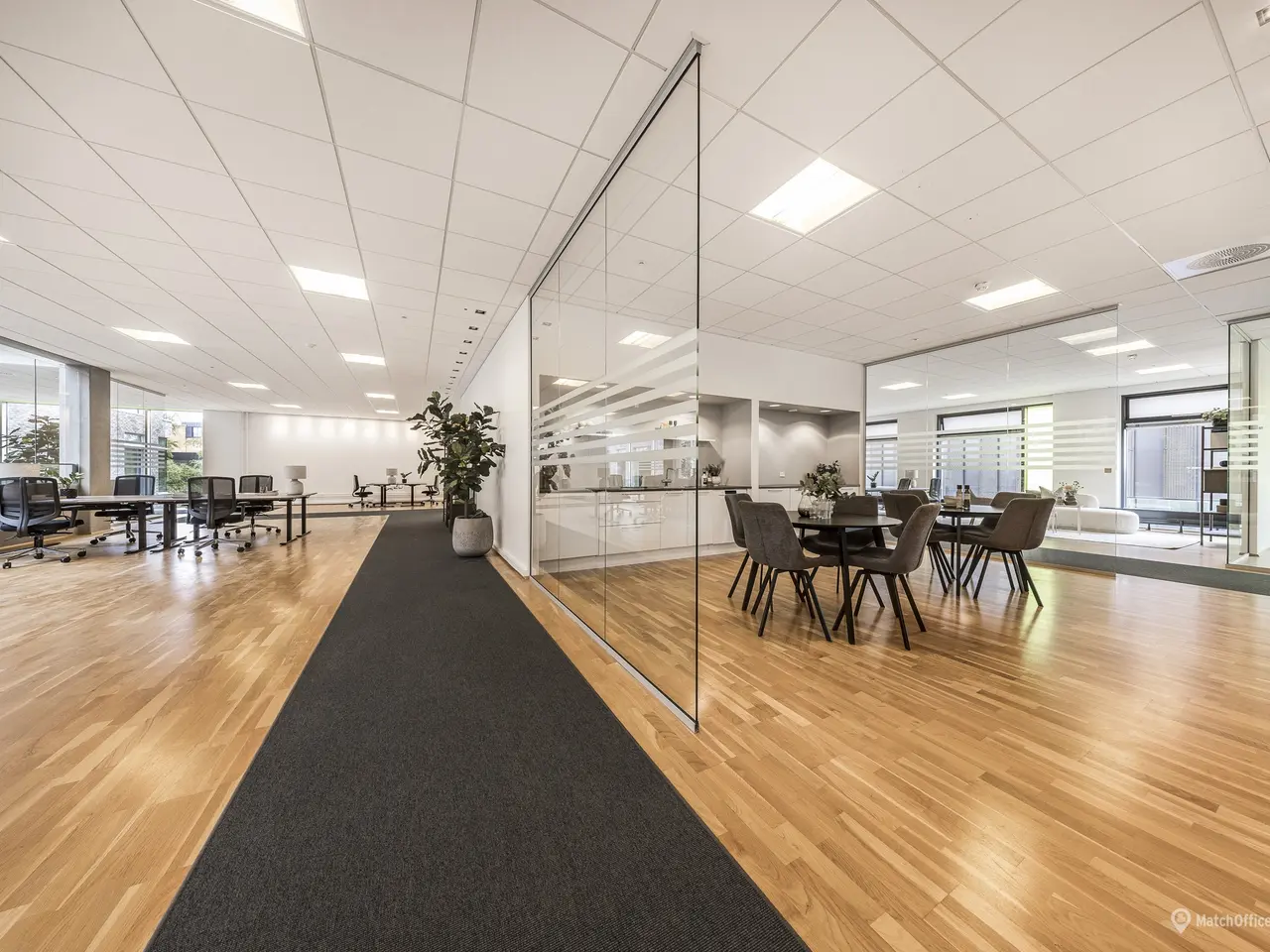 Billede 9 - Kontorlejemål på 1.209 m² i populært flerbrugerhus