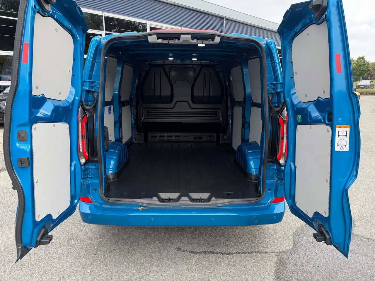 Billede 10 - Ford E-Transit Custom 320 L1 64 Limited