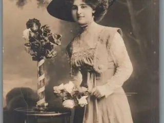 Gudrun Hildebrandt - Skuespiller - Postkort - Brugt