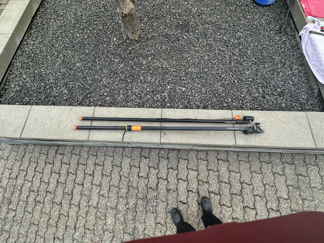 Billede 1 - Fiskars universalsaks med teleskopskaft