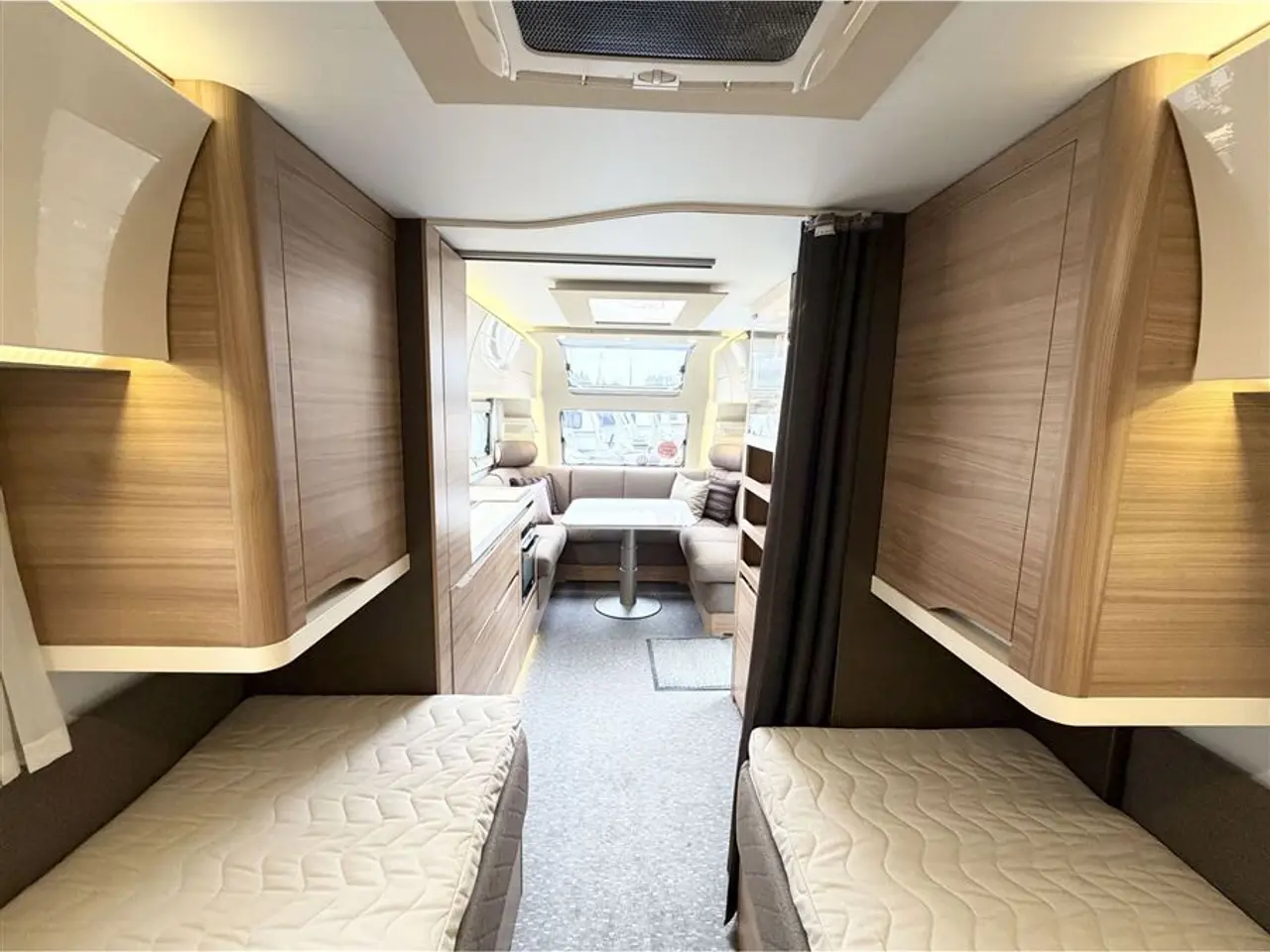 Billede 17 - 2016 - Adria Alpina 613 UT   Enkeltsenge-Endebad-Alde-Gulvvarme-Mover