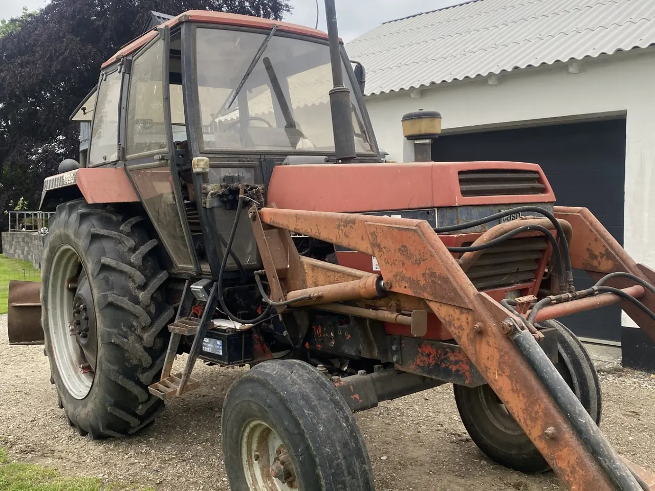 Billede 2 - Traktor med frontlæsser