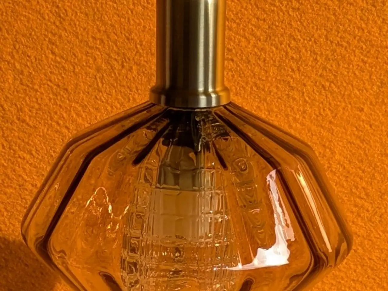 Billede 2 - Loftslampe i ravfarvet glas.