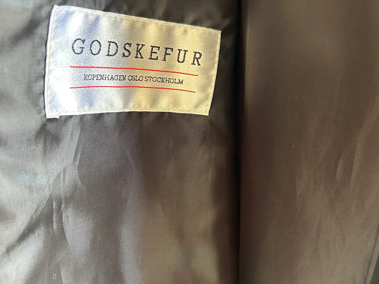 Billede 2 - GODSKEFUR sælskindsjakke 