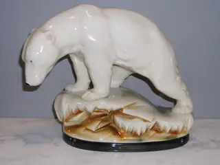 Stor isbjørn af porcelæn
