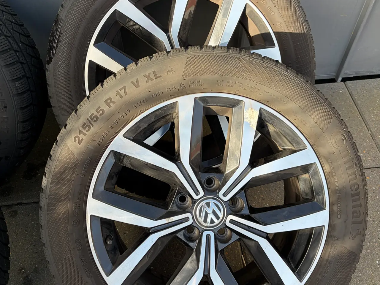Billede 2 - Komplette 17” vinterhjul til VW – Continental Wint