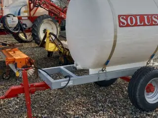 Solus 2000 l. vandvogn m. spredebom.