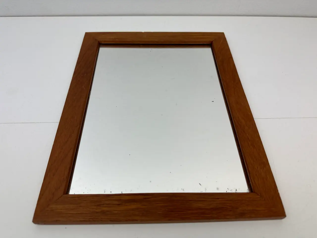 Billede 1 - Lille retro teak spejl / vægspejl