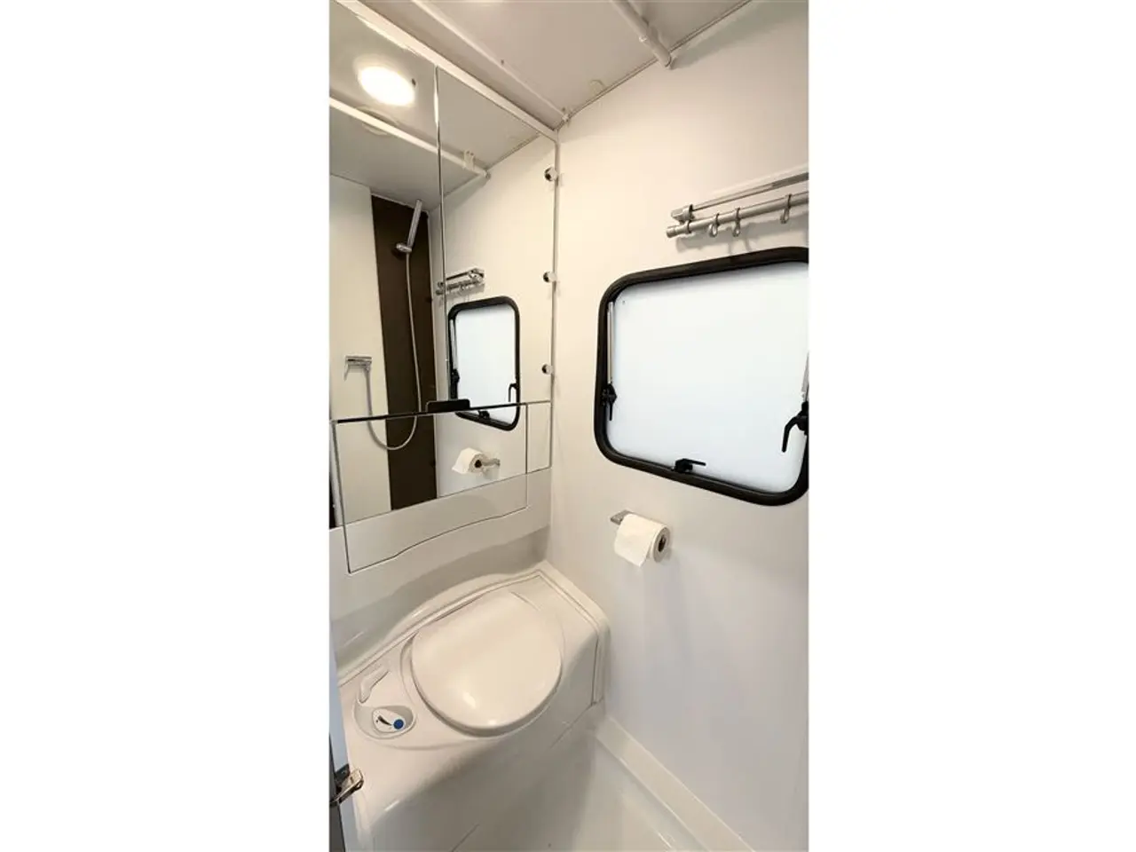 Billede 13 - 2015 - Adria Altea 362 4four XH   Enkeltsenge-Lamel-Køje-Mover-Telt