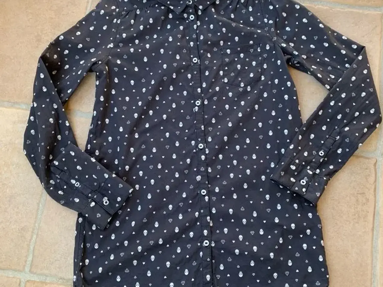 Billede 1 - H&M skjorte str. 170