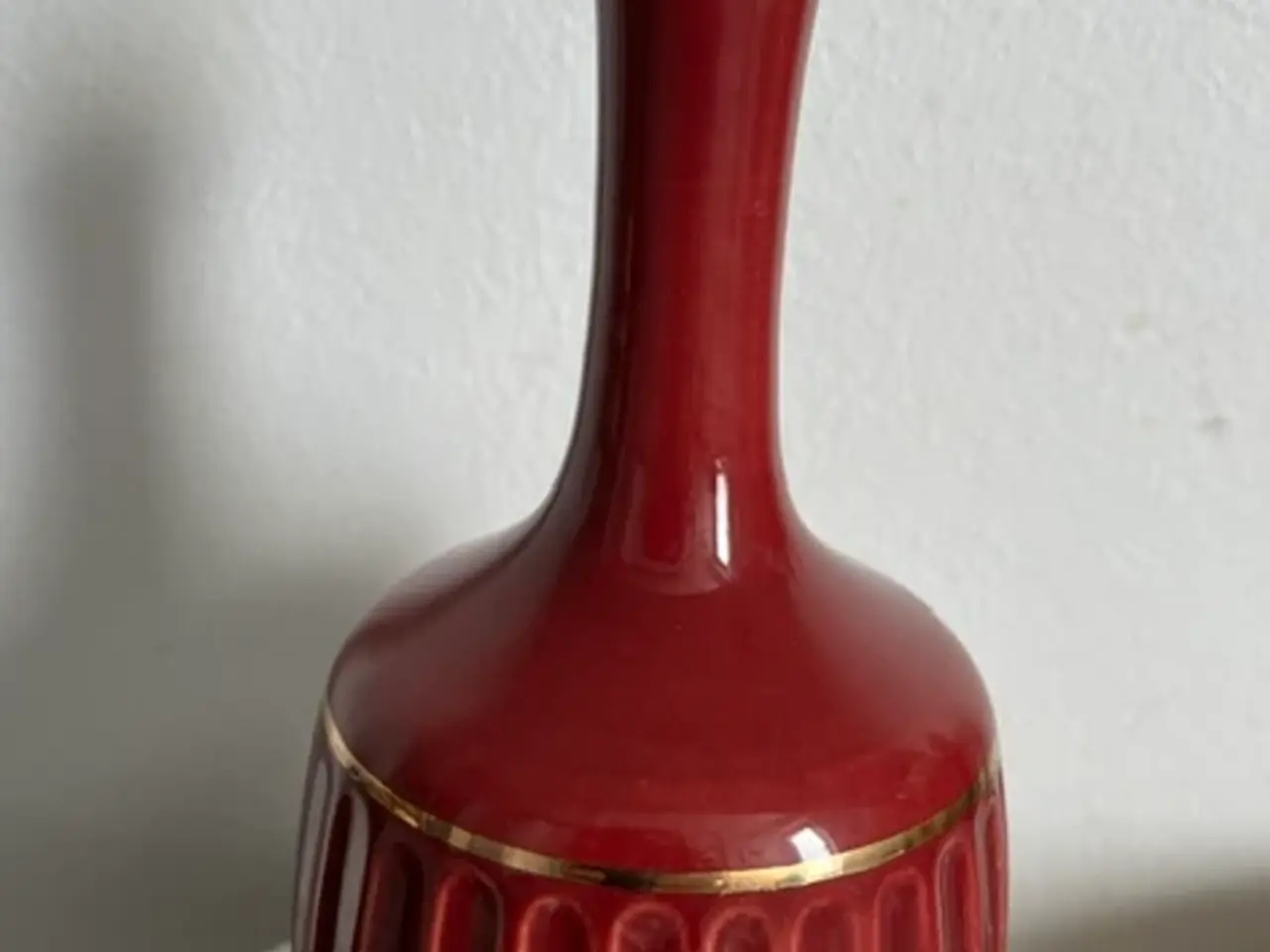 Billede 4 - Johgus Bornholm Keramikvase – Rød m. guld (Nr. 473
