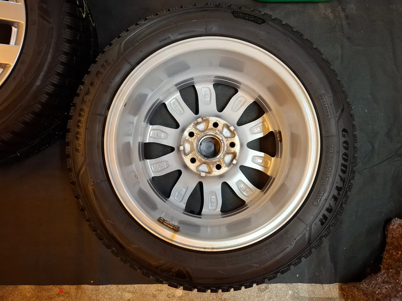 Billede 5 - 5x114.3 4 flotte Goodyear UltraGrip 9+ vinterhjul 