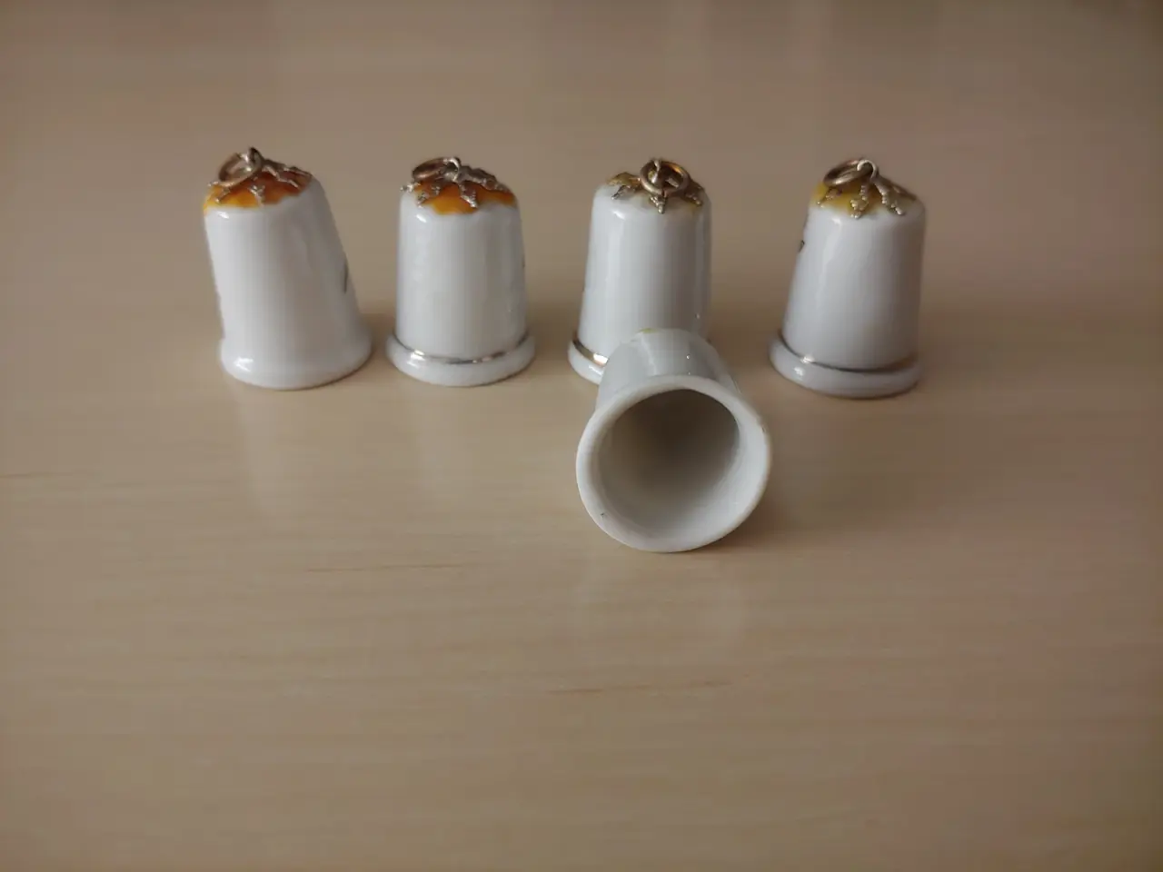 Billede 2 - Fingerbøl i porcelæn