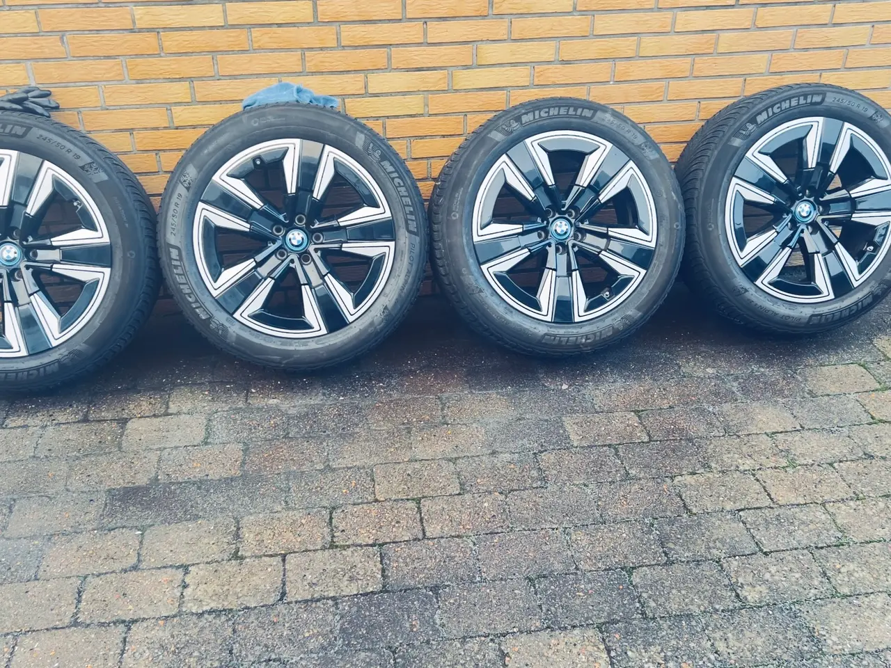Billede 1 - 19” org BMW IX 3 vinterhjul