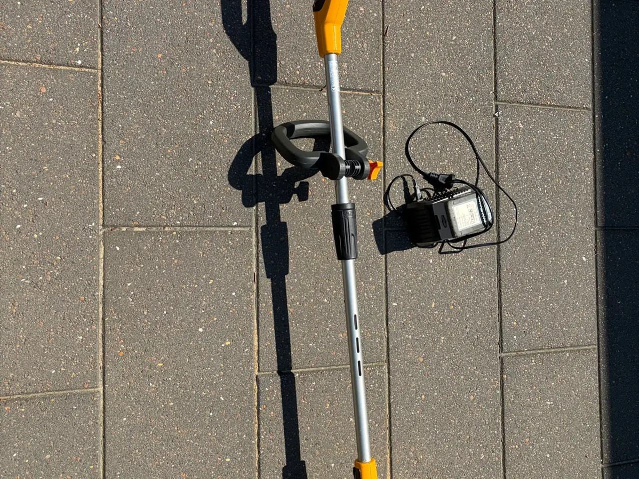 Billede 1 - Stiga 24v buskrydder med batteri og lader