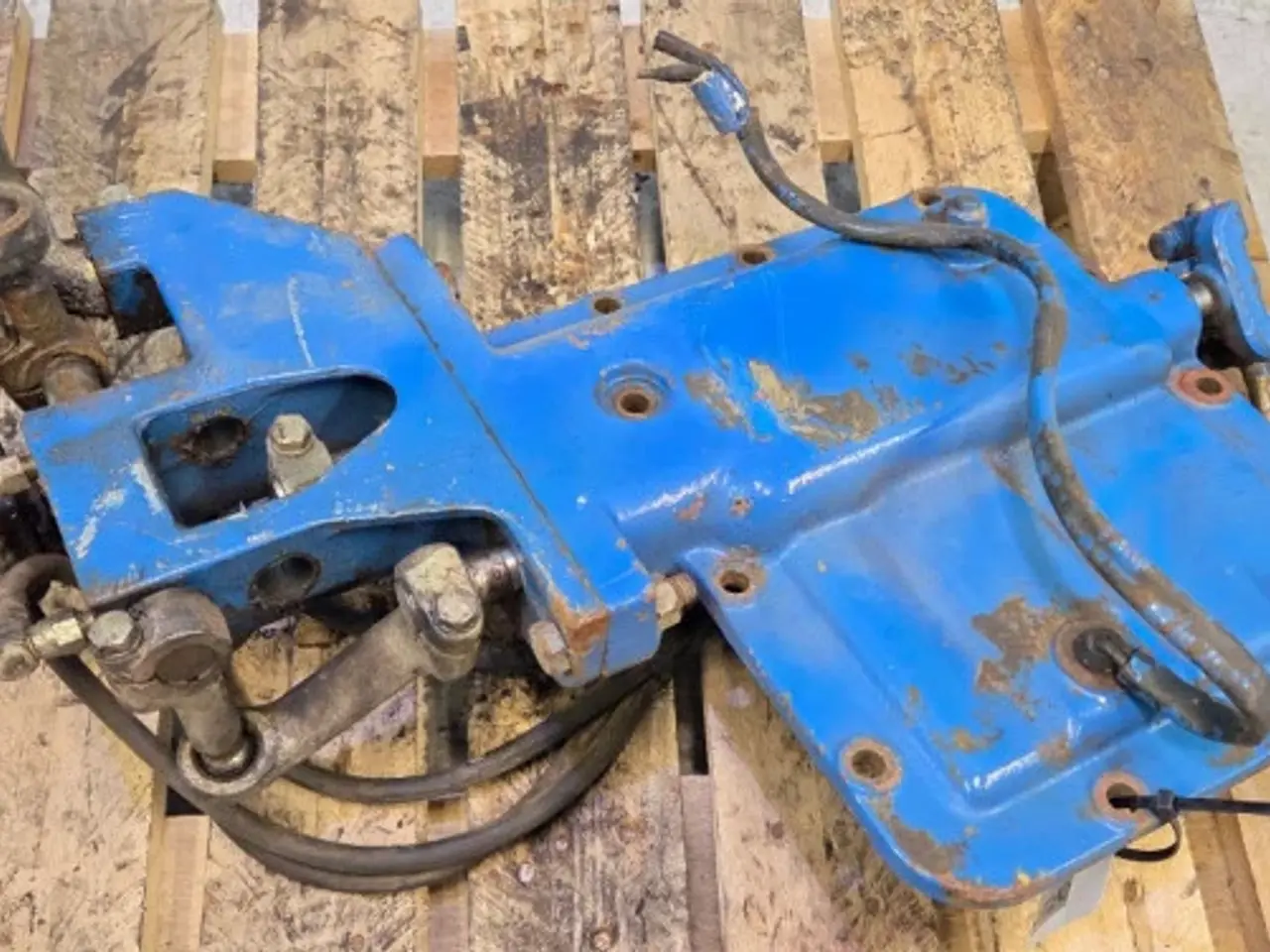 Billede 15 - Ford 8210 Dæksel E4NN7488AA