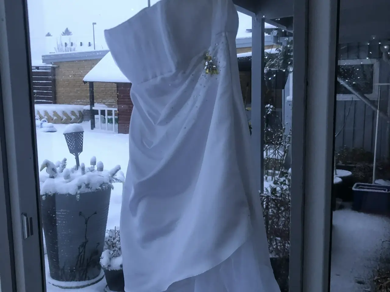 Billede 1 - Konfrimationskjole