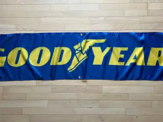 Flag med Goodyear