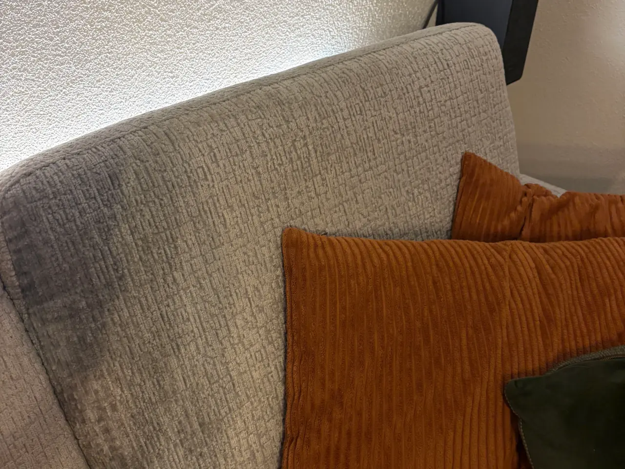Billede 2 - Velour sofa i grå