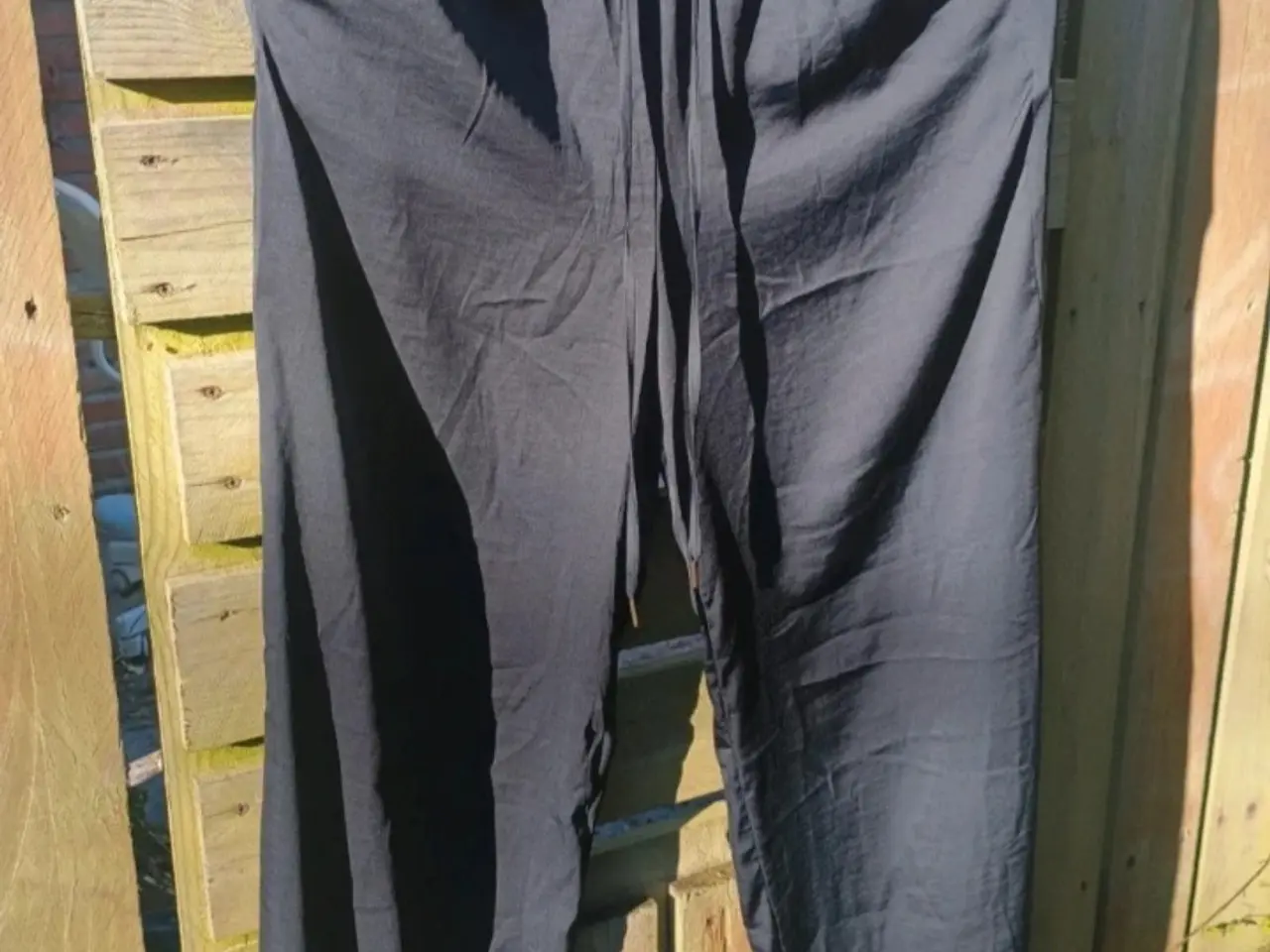Billede 1 - H&M Conscious Satin bukser, XS