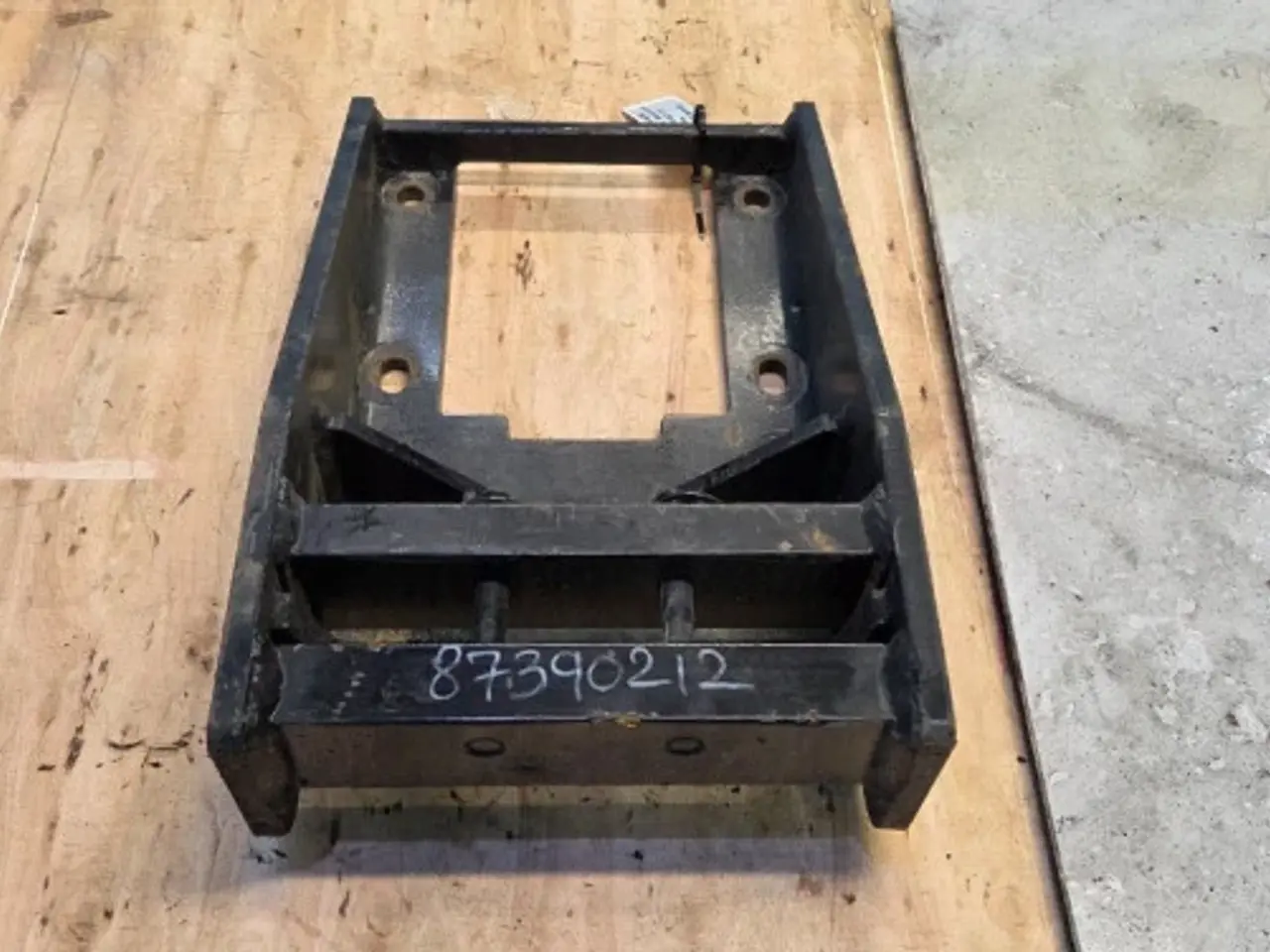 Billede 5 - New Holland T7 Ramme 87390212 (3 Stk)