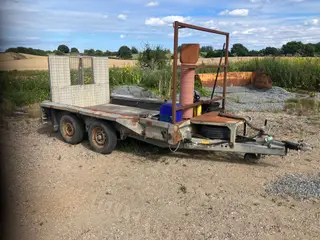 Maskintrailer med isoleret kasse
