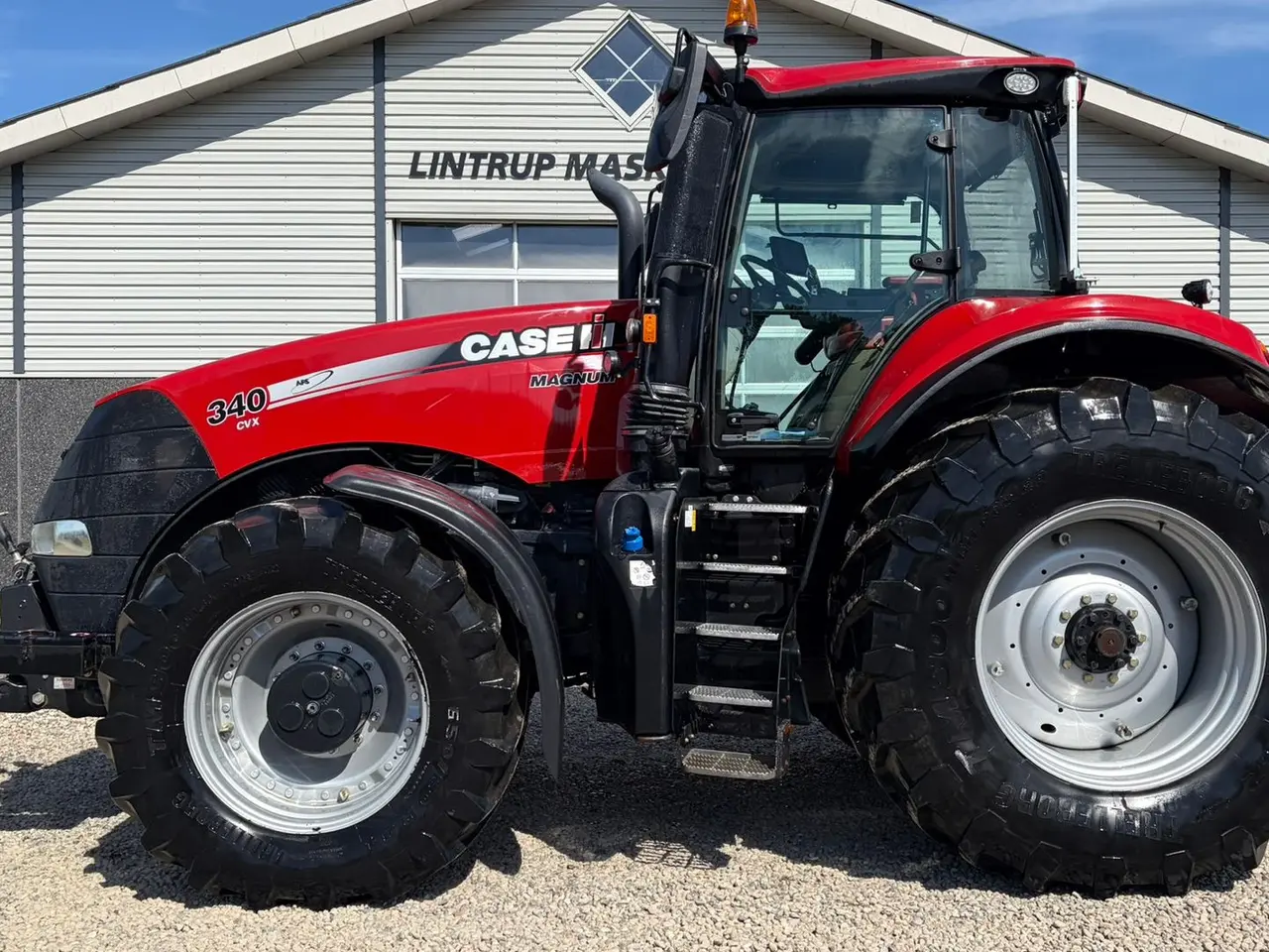 Billede 1 - Case IH MAGNUM 340 CVX med frontlift. Gård traktor