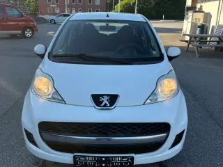 Peugeot 107 1.0 Benzin – 68 HK – Årgang 2010 frisk