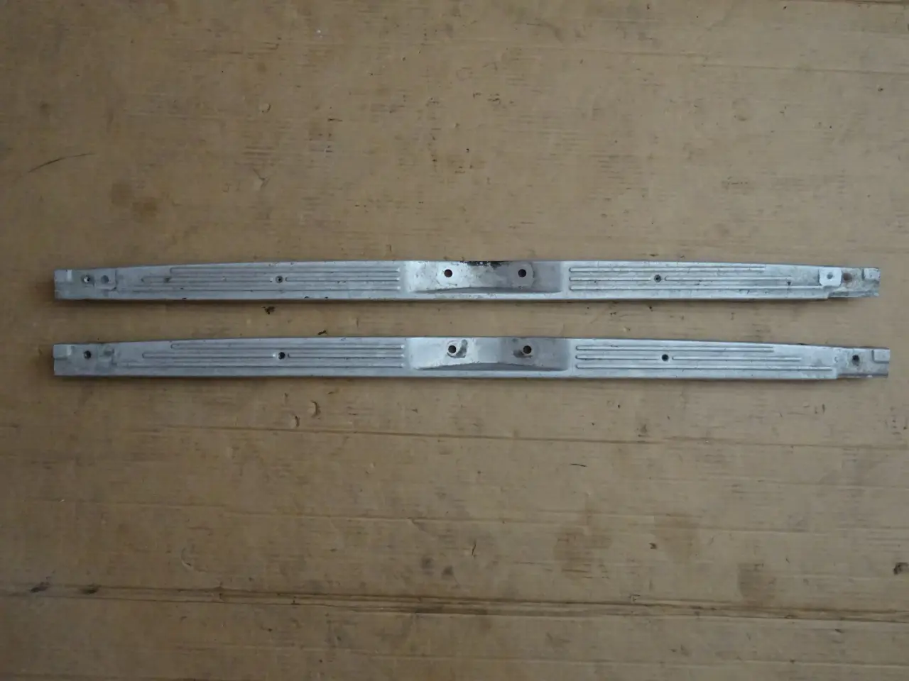 Billede 7 - Volvo 145, 245 viskermotor, hængsel, læsseskinne