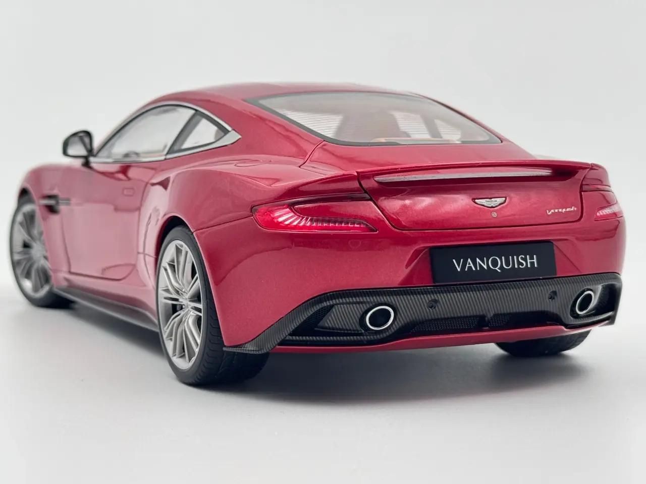 Billede 14 - AUTOart 2015 Aston Martin Vanquish 6.0 V12 1:18