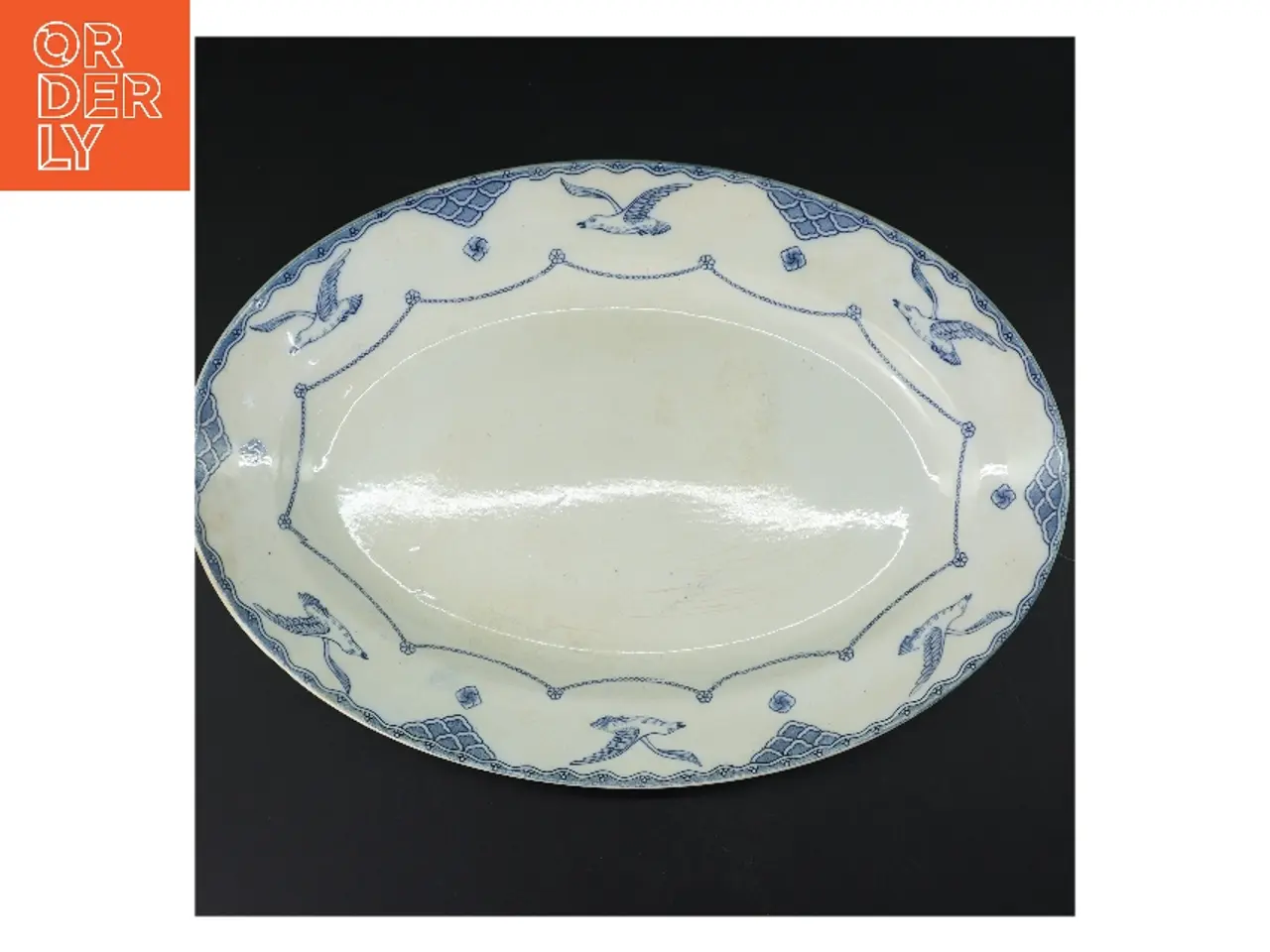 Billede 1 - Ovalt serveringsfad af porcelæn (str. 40x29 cm)