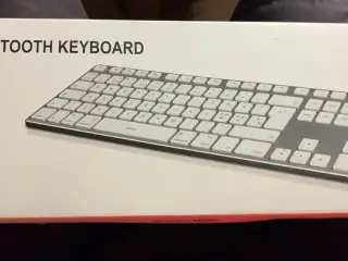 Full-Size bluetooth Keyboard