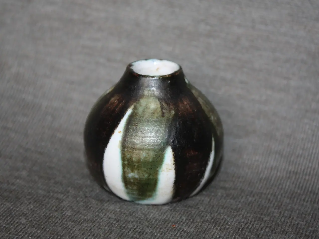 Billede 2 - Michael Andersen vase højde 10 cm