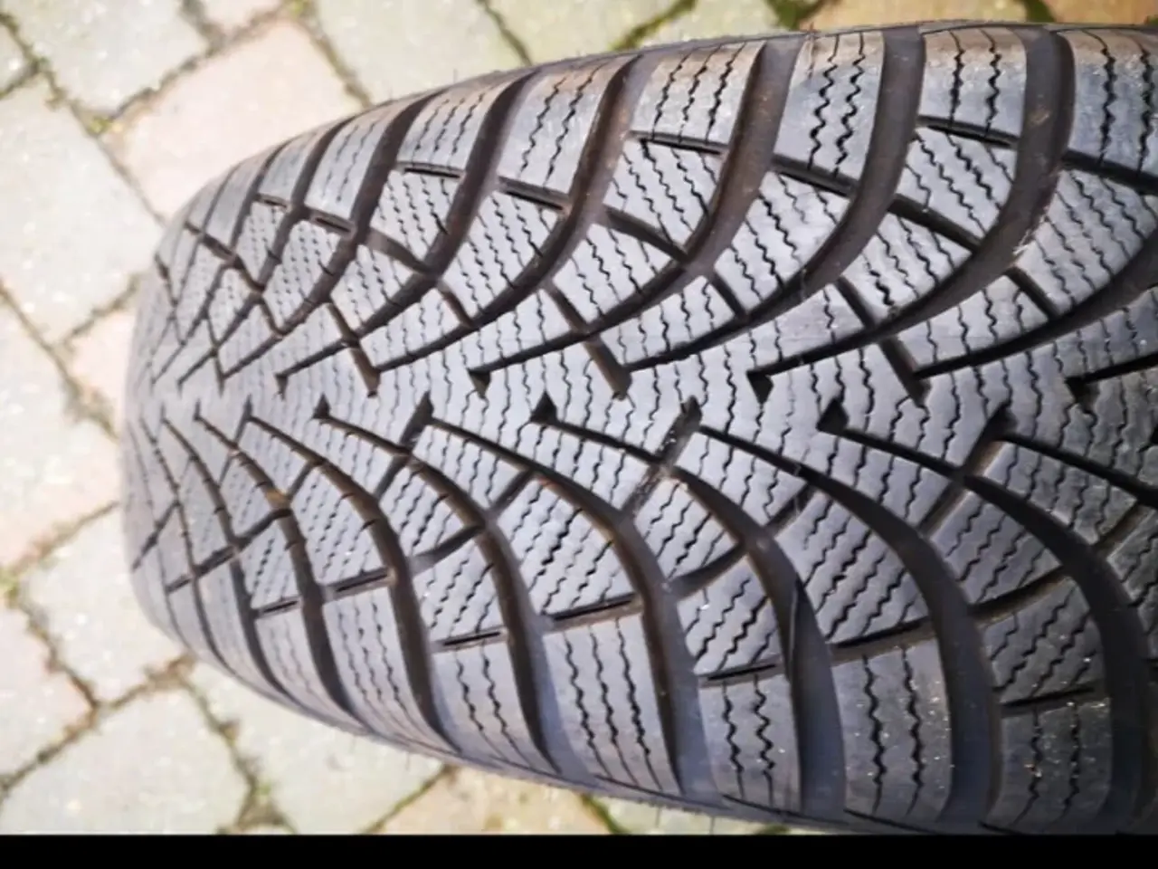 Billede 1 - terdæk,195/65 R15 Goodyear UltraGrip 9 på stålfælg