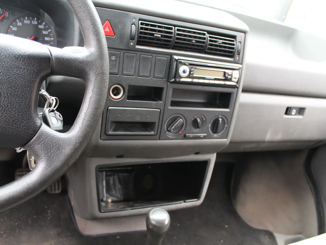 Billede 16 - VW Caravelle Kort 2,5 TDI m/Airbag m/ABS 102HK